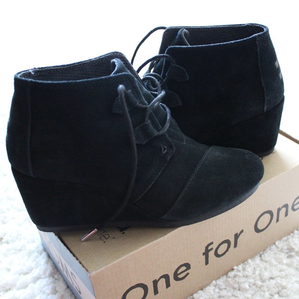 TOMS Black Suede Women's Kala Booties Size 8